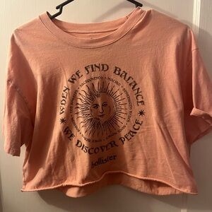 Hollister Cropped Graphic Tee